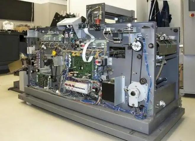 全球仅两个国家掌握比还稀有高端光刻机究竟有多难?(图11)