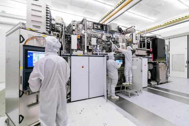 全球仅两个国家掌握比还稀有高端光刻机究竟有多难?(图13)