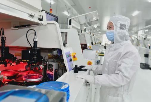 “芯片战”局势逆转了！中国转守为攻开始向海外进军了